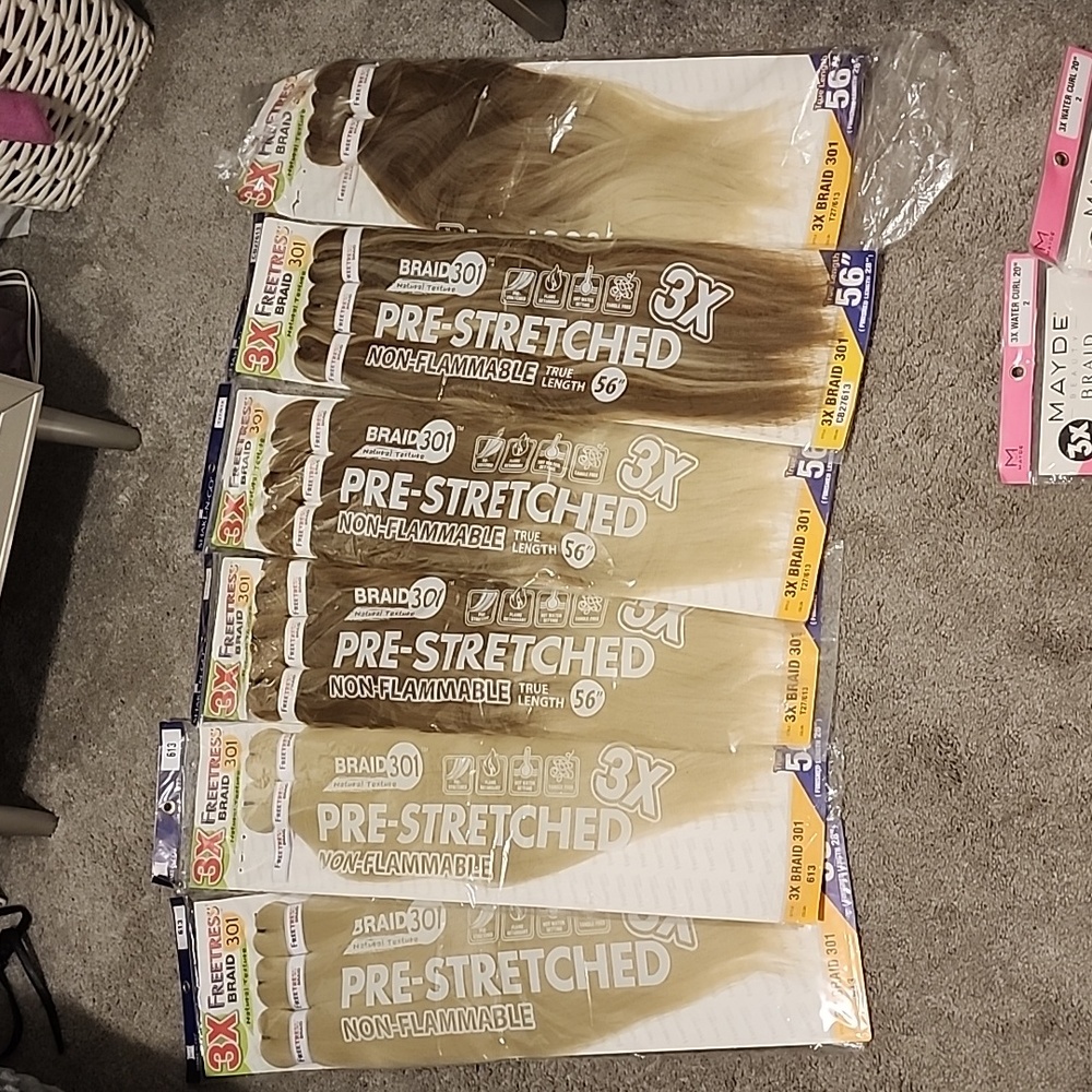 6 Packs Freetress 56" braiding hair 6 packs - Picture 2 of 5